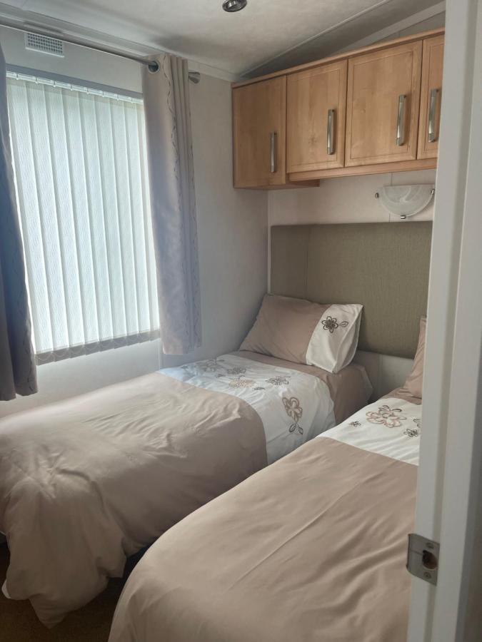 Immaculate 2-Bed Lodge In Monreith 뉴튼스튜어트 외부 사진